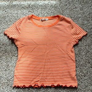 Heart & Hips Baby Tee Women’s Medium